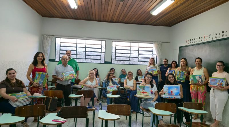 Professores passam por capacitação para implantação do novo método de ensino