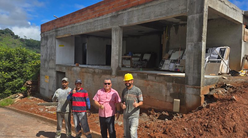 Prefeito acompanha obras de novo Posto de Saúde