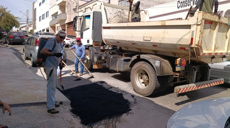 Prefeitura realiza operação tapa-buracos