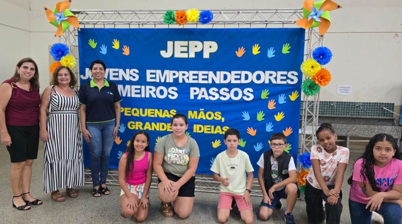 Alunos finalizam projeto Jovens Empreendedores com apresentação de lojinhas